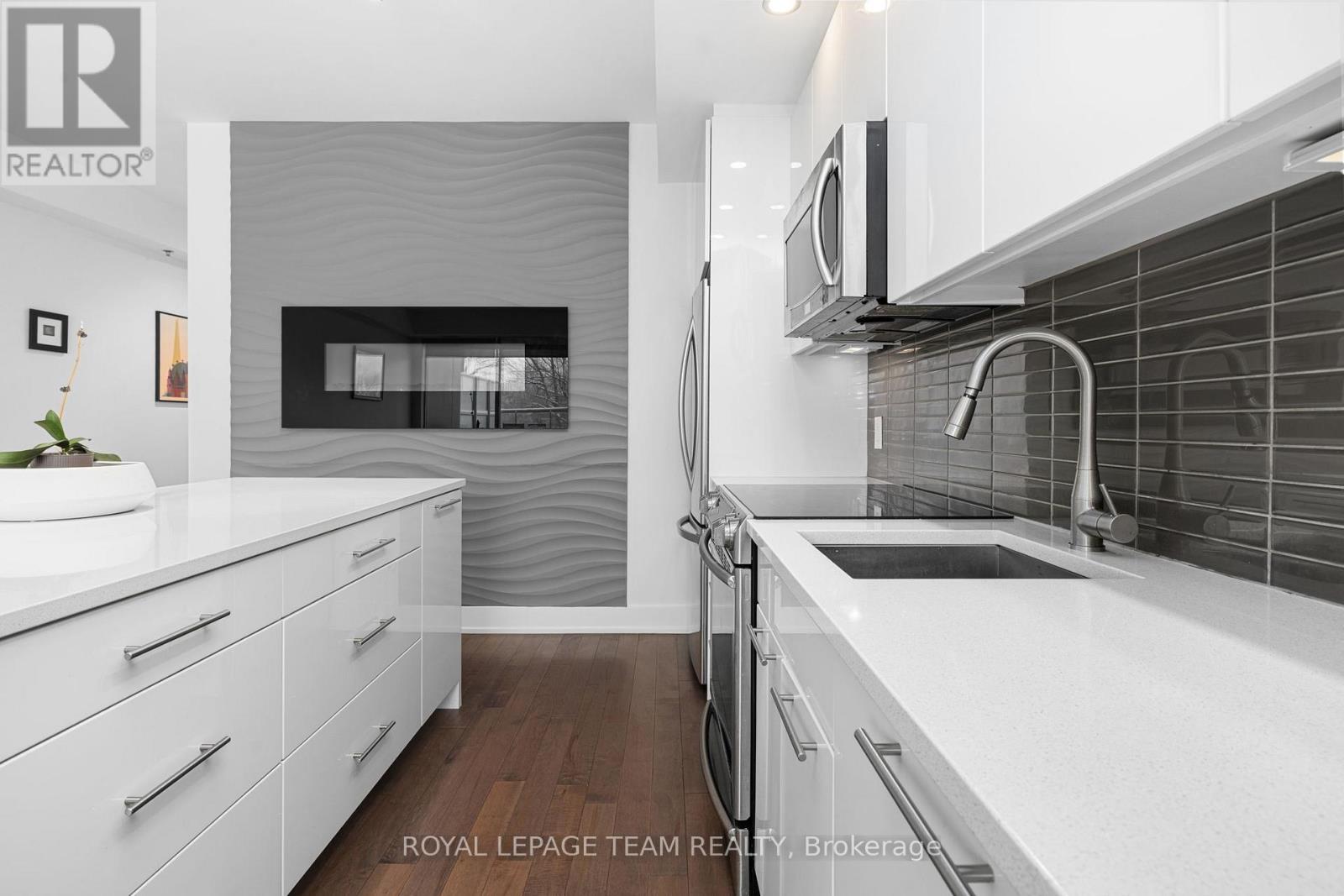 206 - 98 Richmond Road, Ottawa, Ontario  K1Z 0B2 - Photo 7 - X12910414