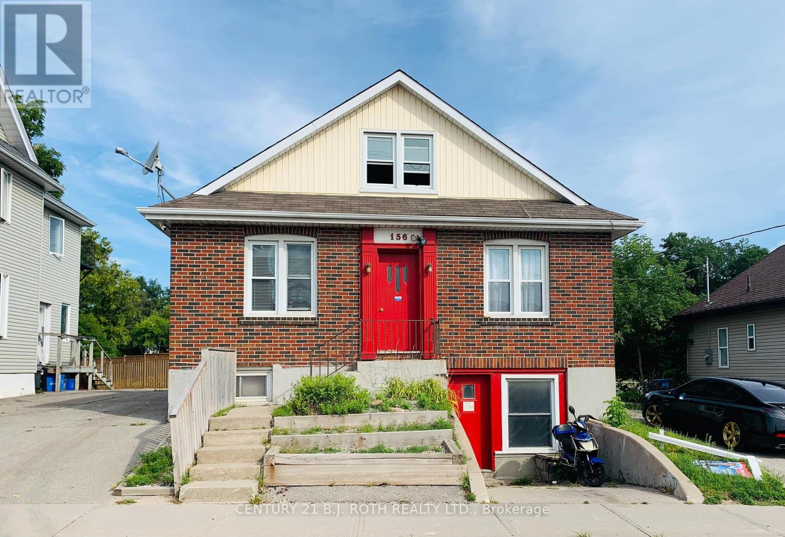 156 Dunlop Street W, Barrie, Ontario  L4N 1B2 - Photo 2 - S12944718