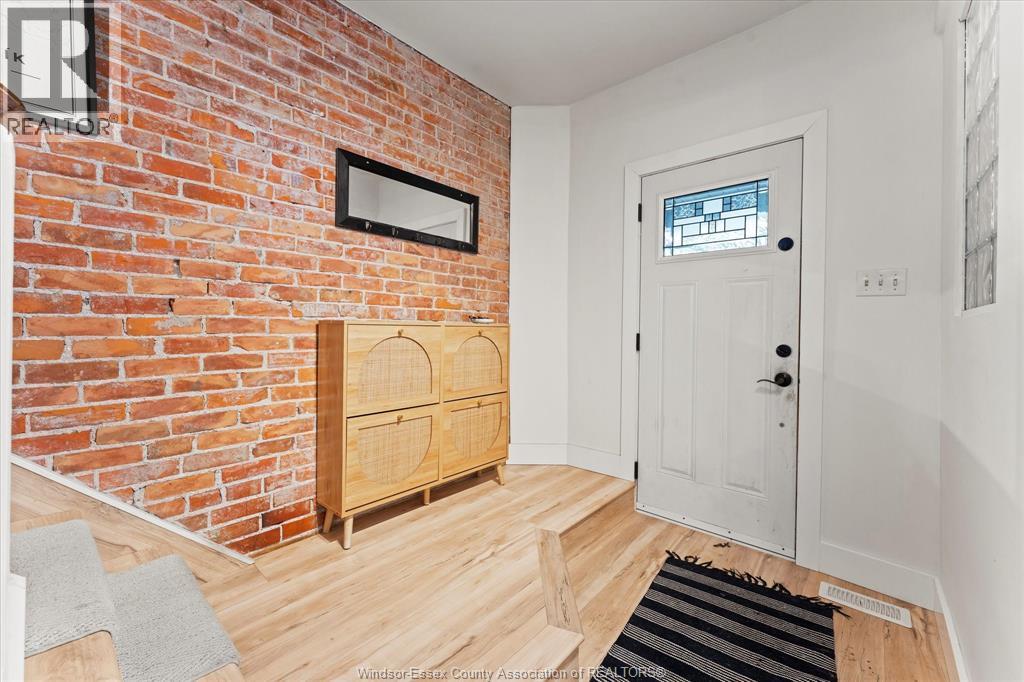 1092 Monmouth, Windsor, Ontario  N8Y 3L7 - Photo 4 - 26004253