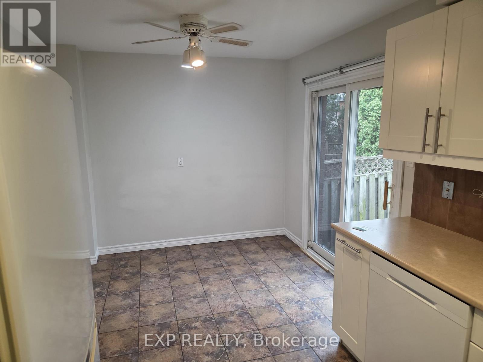 1296 Valerie Crescent W, Oakville, Ontario  L6J 7E5 - Photo 20 - W12853360