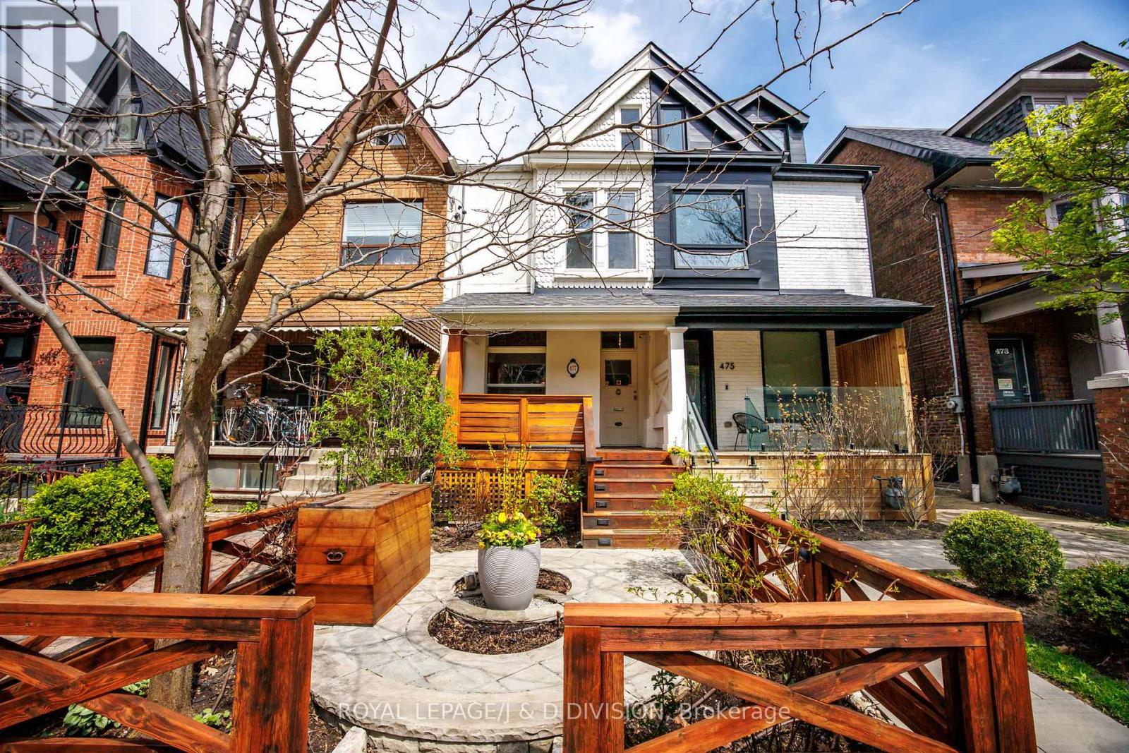 477 Roxton Road, Toronto, Ontario  M6G 3R5 - Photo 2 - C13112044