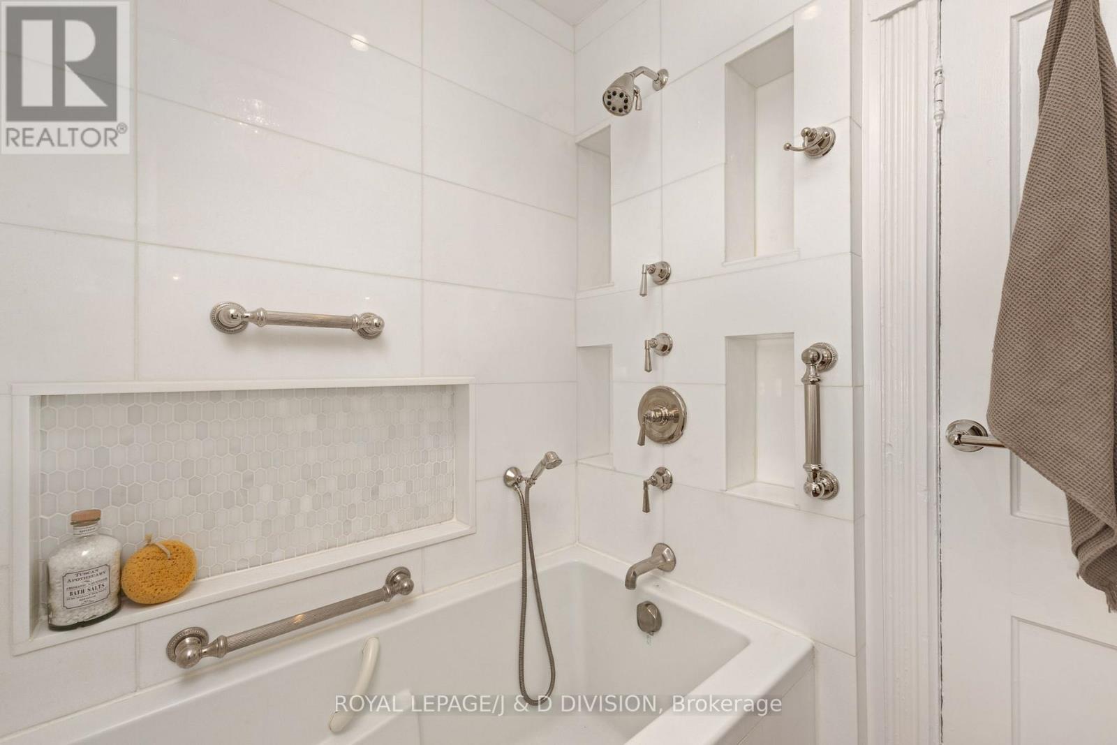 477 Roxton Road, Toronto, Ontario  M6G 3R5 - Photo 26 - C13112044