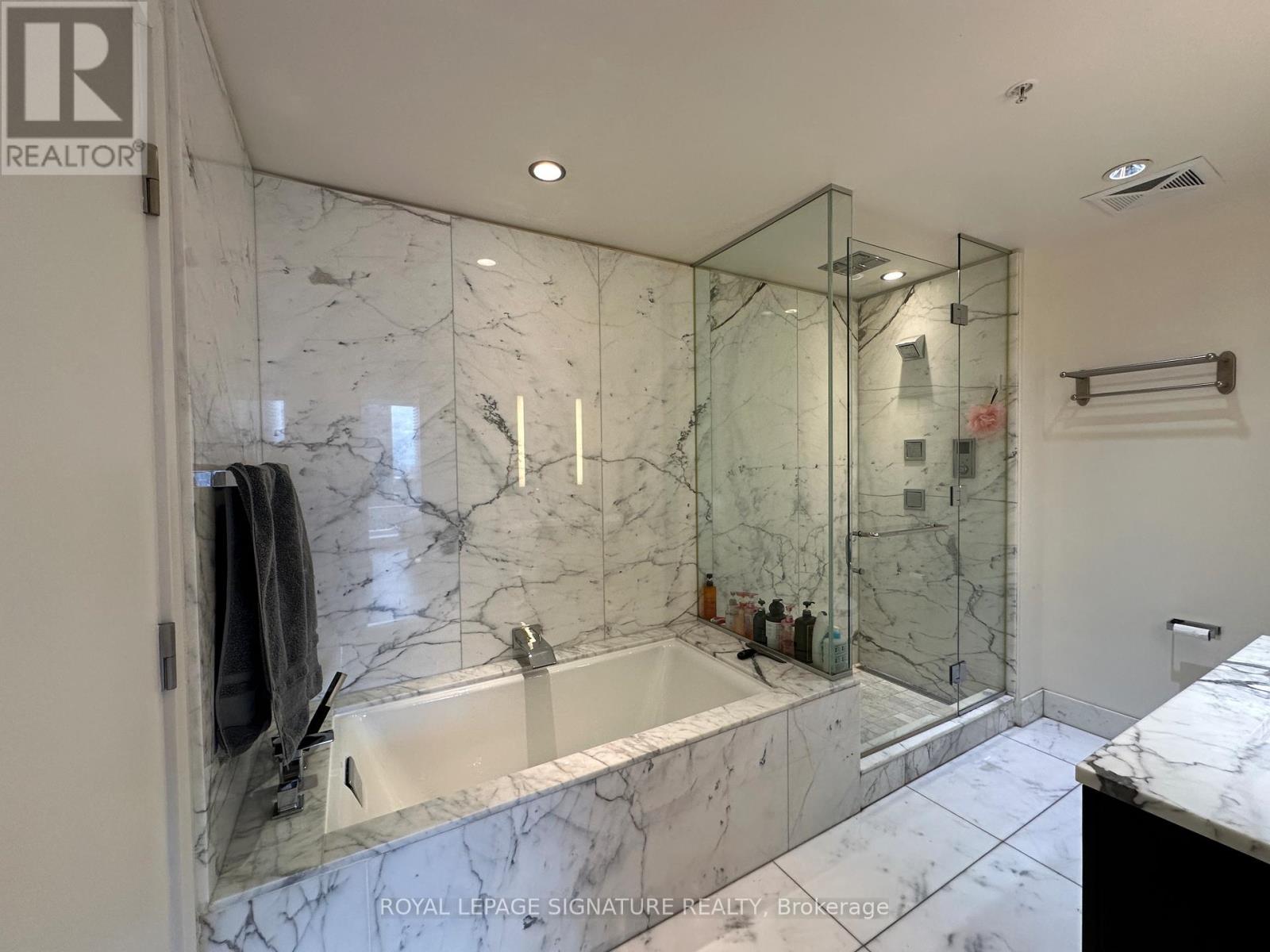 3104 - 180 University Avenue, Toronto, Ontario  M5H 0A2 - Photo 8 - C13112068