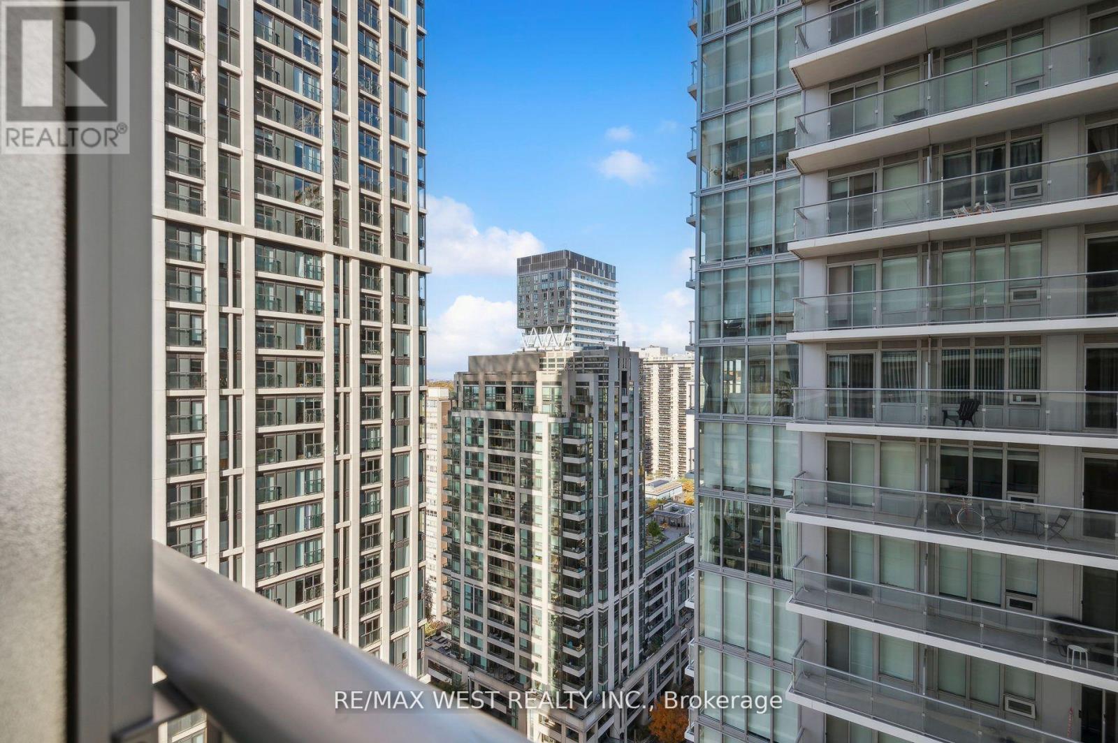 2215 - 195 Redpath Avenue, Toronto, Ontario  M4P 0E4 - Photo 14 - C13112124