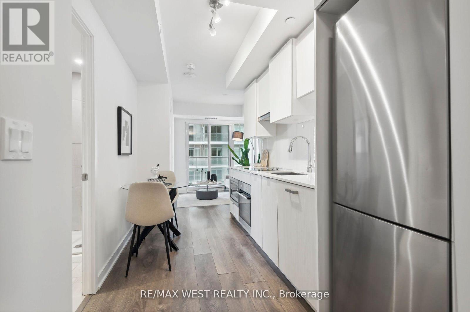 2215 - 195 Redpath Avenue, Toronto, Ontario  M4P 0E4 - Photo 3 - C13112124