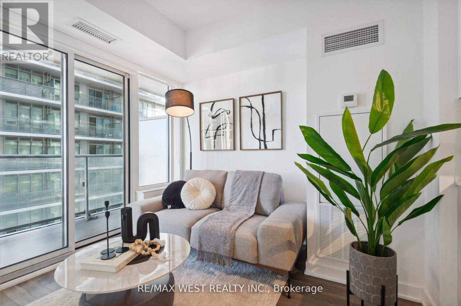 2215 - 195 Redpath Avenue, Toronto, Ontario  M4P 0E4 - Photo 5 - C13112124