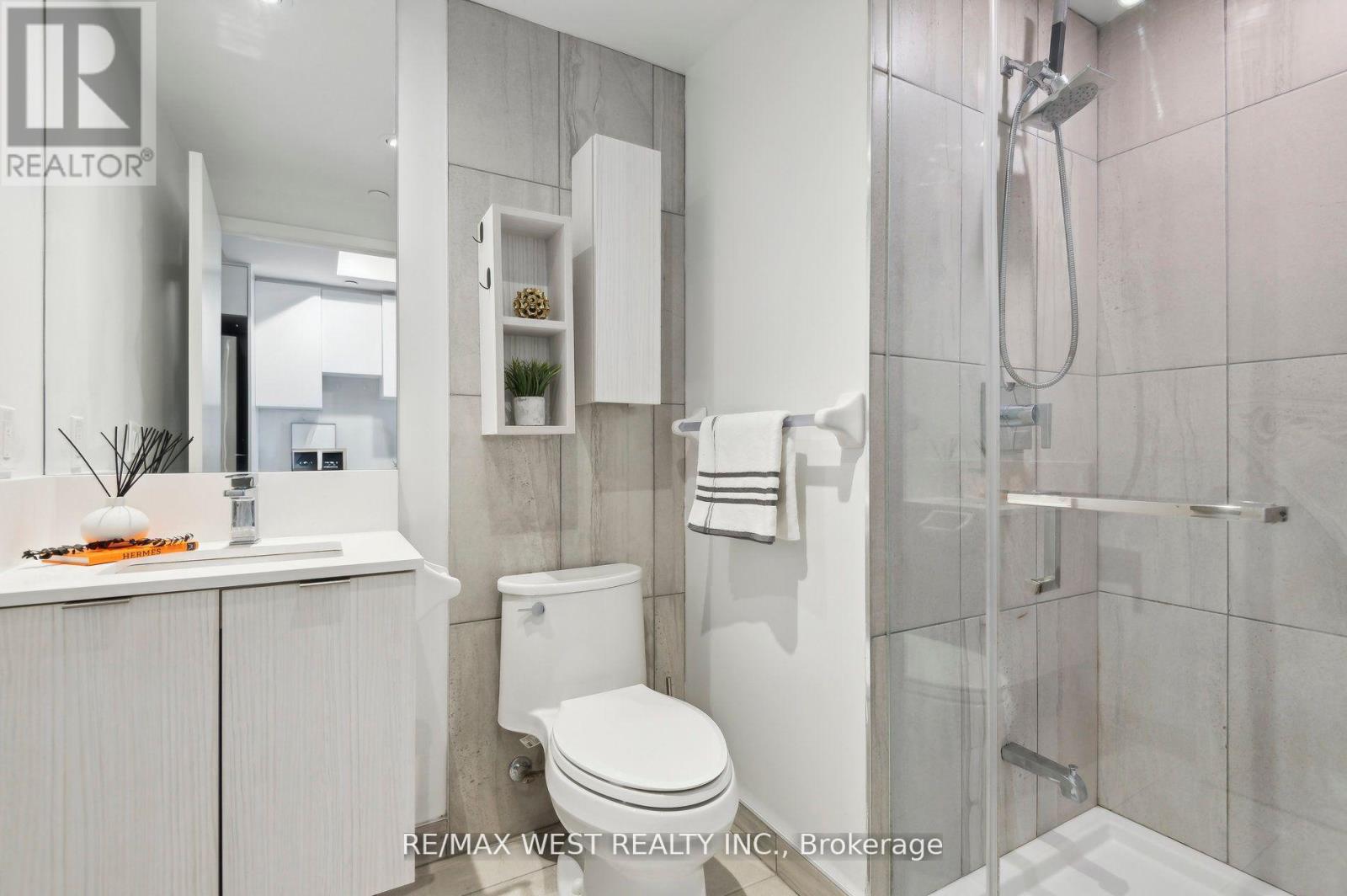 2215 - 195 Redpath Avenue, Toronto, Ontario  M4P 0E4 - Photo 9 - C13112124