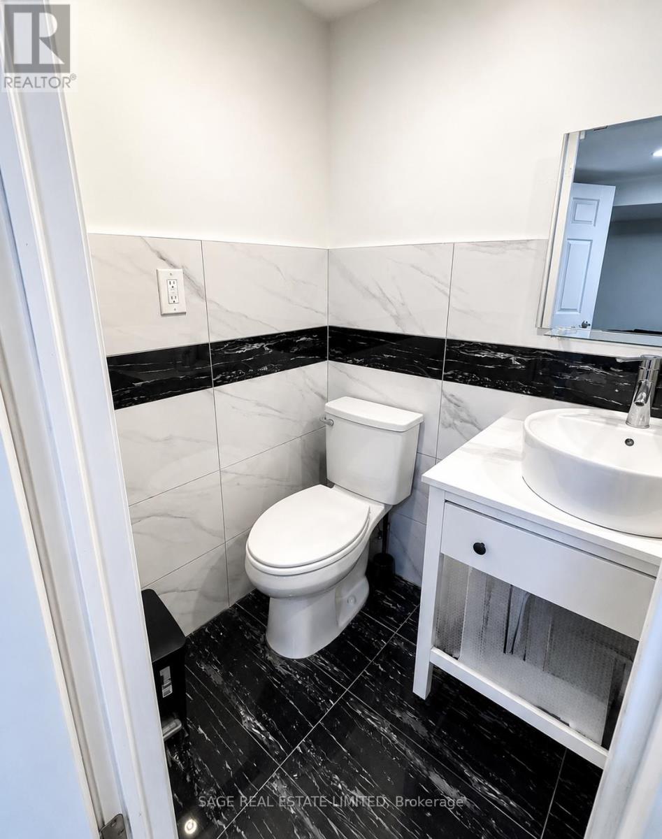 Lower Level - 230 Lawrence Avenue W, Toronto, Ontario  M4R 2J3 - Photo 8 - C13112314