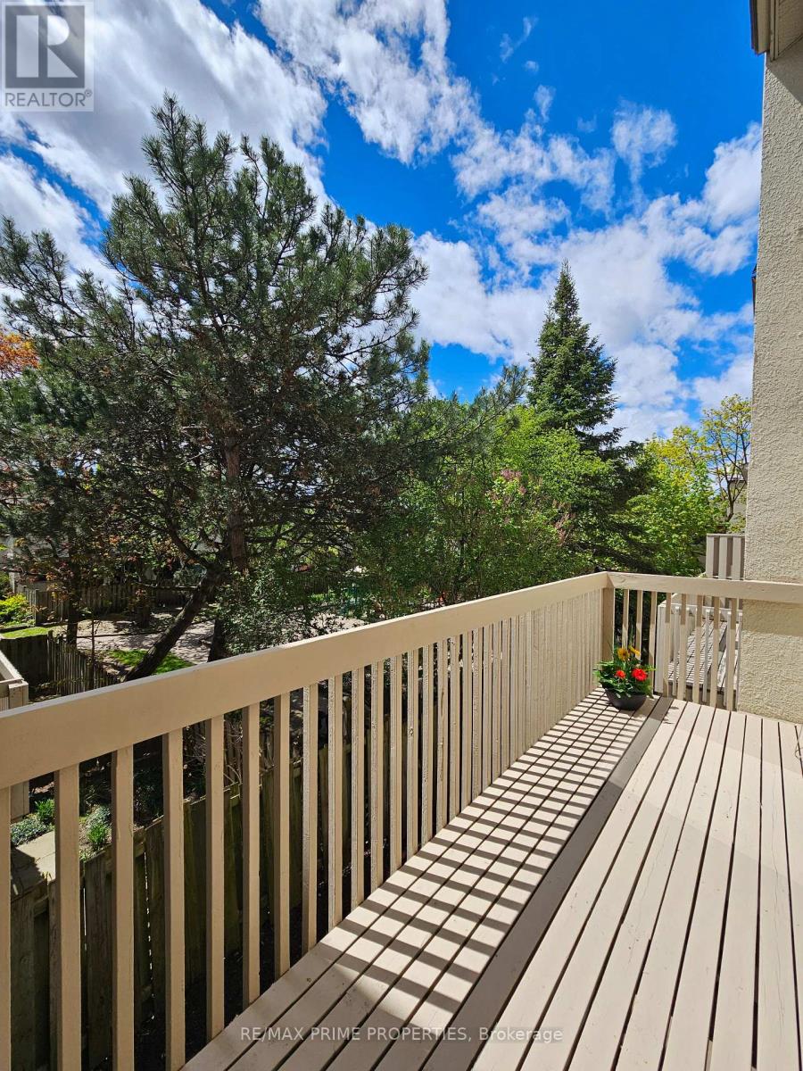 90 Maris Shep Way, Toronto, Ontario  M2J 4S2 - Photo 11 - C13112336