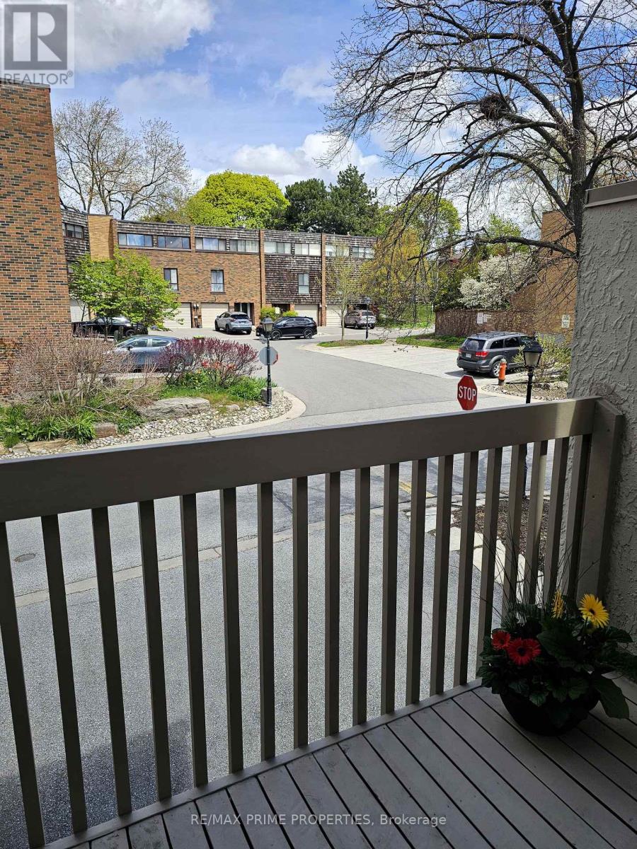 90 Maris Shep Way, Toronto, Ontario  M2J 4S2 - Photo 17 - C13112336
