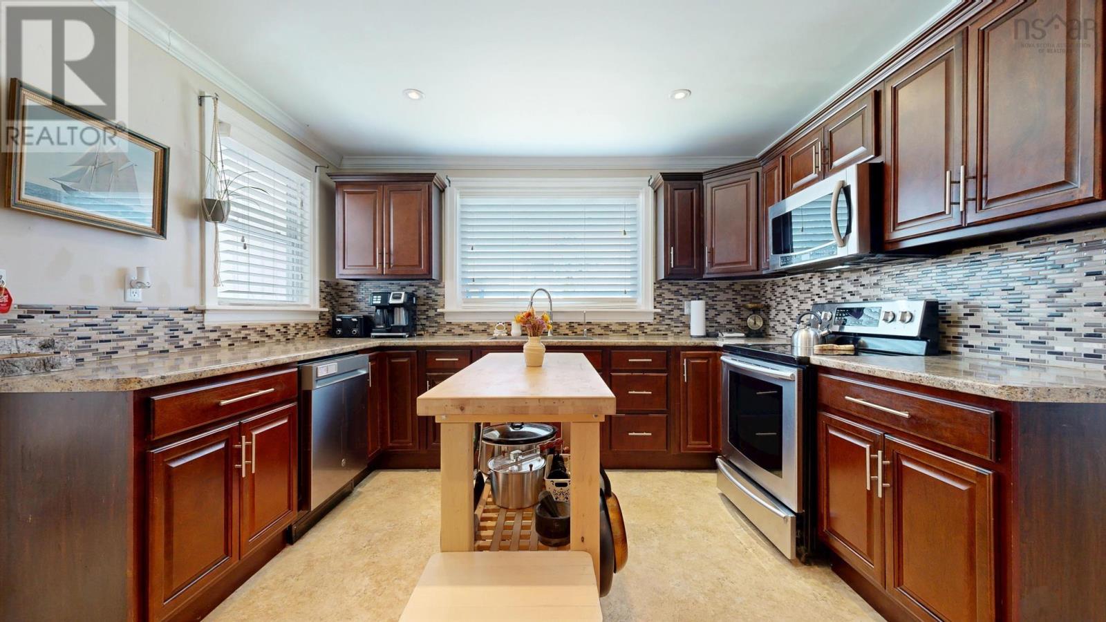 91 York St, Bridgewater, Nova Scotia  B4V 1R1 - Photo 15 - 202609836