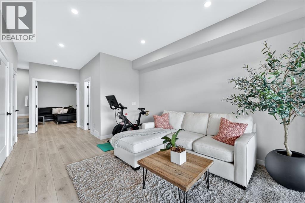 3088 85 Street SW, Calgary, Alberta  T3H 4C4 - Photo 26 - A2308239