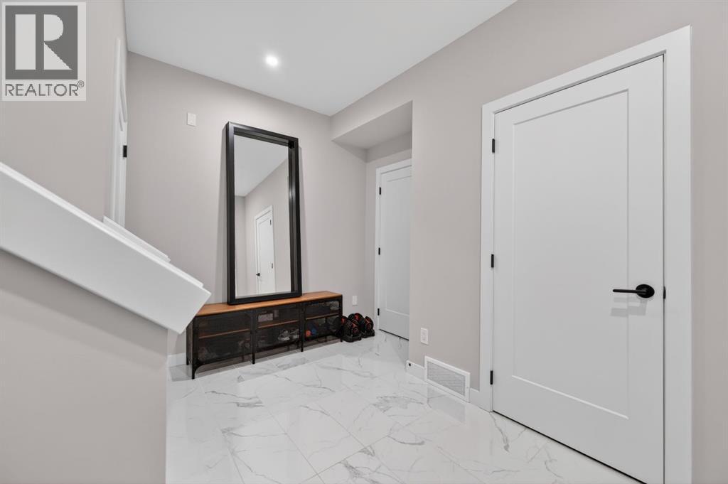 3088 85 Street SW, Calgary, Alberta  T3H 4C4 - Photo 31 - A2308239