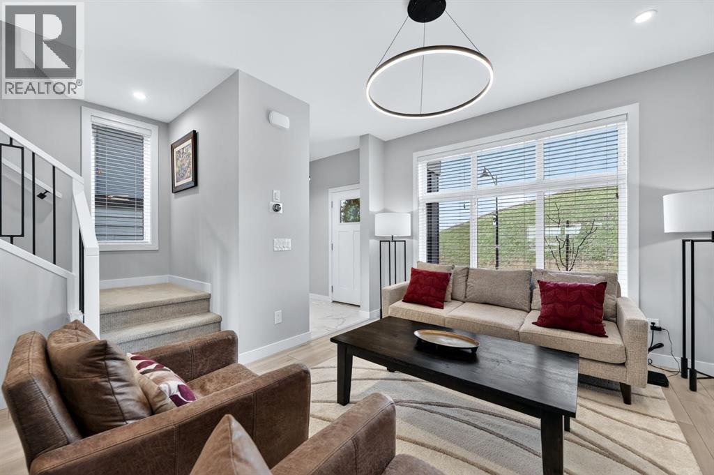 3088 85 Street SW, Calgary, Alberta  T3H 4C4 - Photo 8 - A2308239