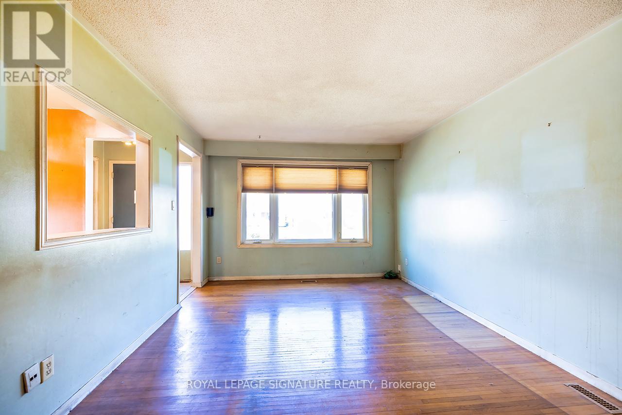 593 Gibb Street, Oshawa, Ontario  L1J 1Z6 - Photo 6 - E13111952