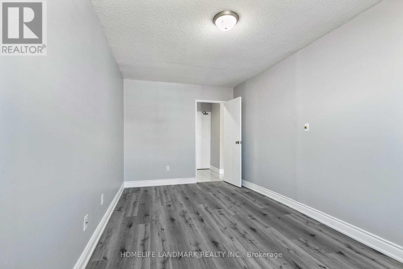 1006 - 1250 Bridletowne Circle, Toronto (L'amoreaux), Ontario  M1W 2V1 - Photo 12 - E13112090