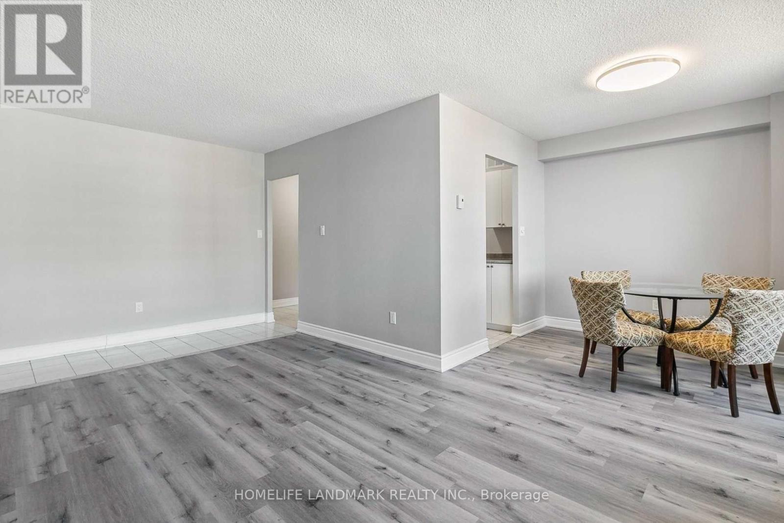 1006 - 1250 Bridletowne Circle, Toronto (L'amoreaux), Ontario  M1W 2V1 - Photo 2 - E13112090