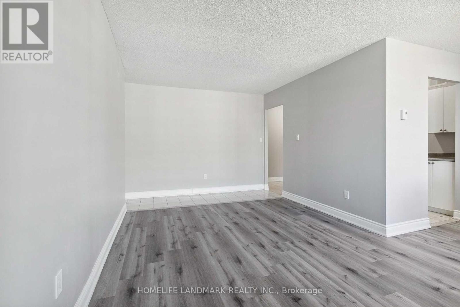 1006 - 1250 Bridletowne Circle, Toronto (L'amoreaux), Ontario  M1W 2V1 - Photo 3 - E13112090