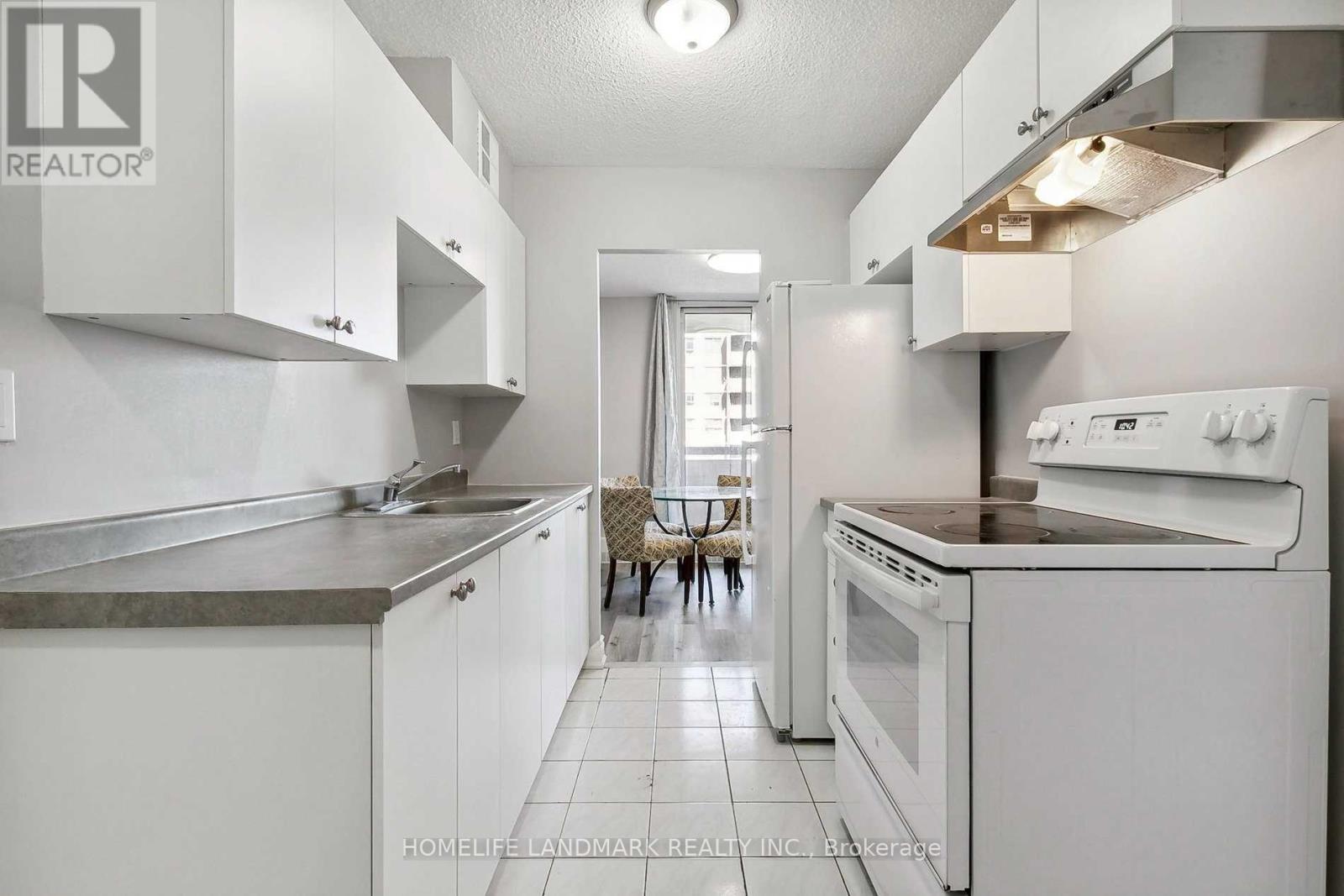 1006 - 1250 Bridletowne Circle, Toronto (L'amoreaux), Ontario  M1W 2V1 - Photo 5 - E13112090