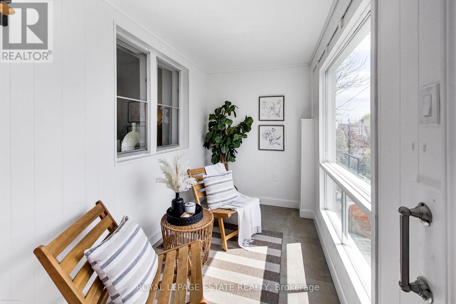 145 Hillingdon Avenue, Toronto (Woodbine Corridor), Ontario  M4C 3J1 - Photo 2 - E13112196