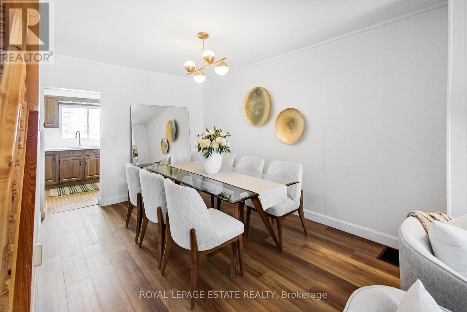 145 Hillingdon Avenue, Toronto (Woodbine Corridor), Ontario  M4C 3J1 - Photo 7 - E13112196