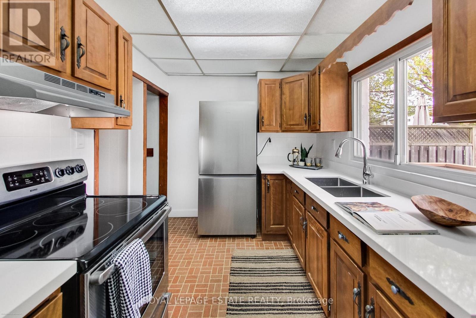 145 Hillingdon Avenue, Toronto (Woodbine Corridor), Ontario  M4C 3J1 - Photo 9 - E13112196