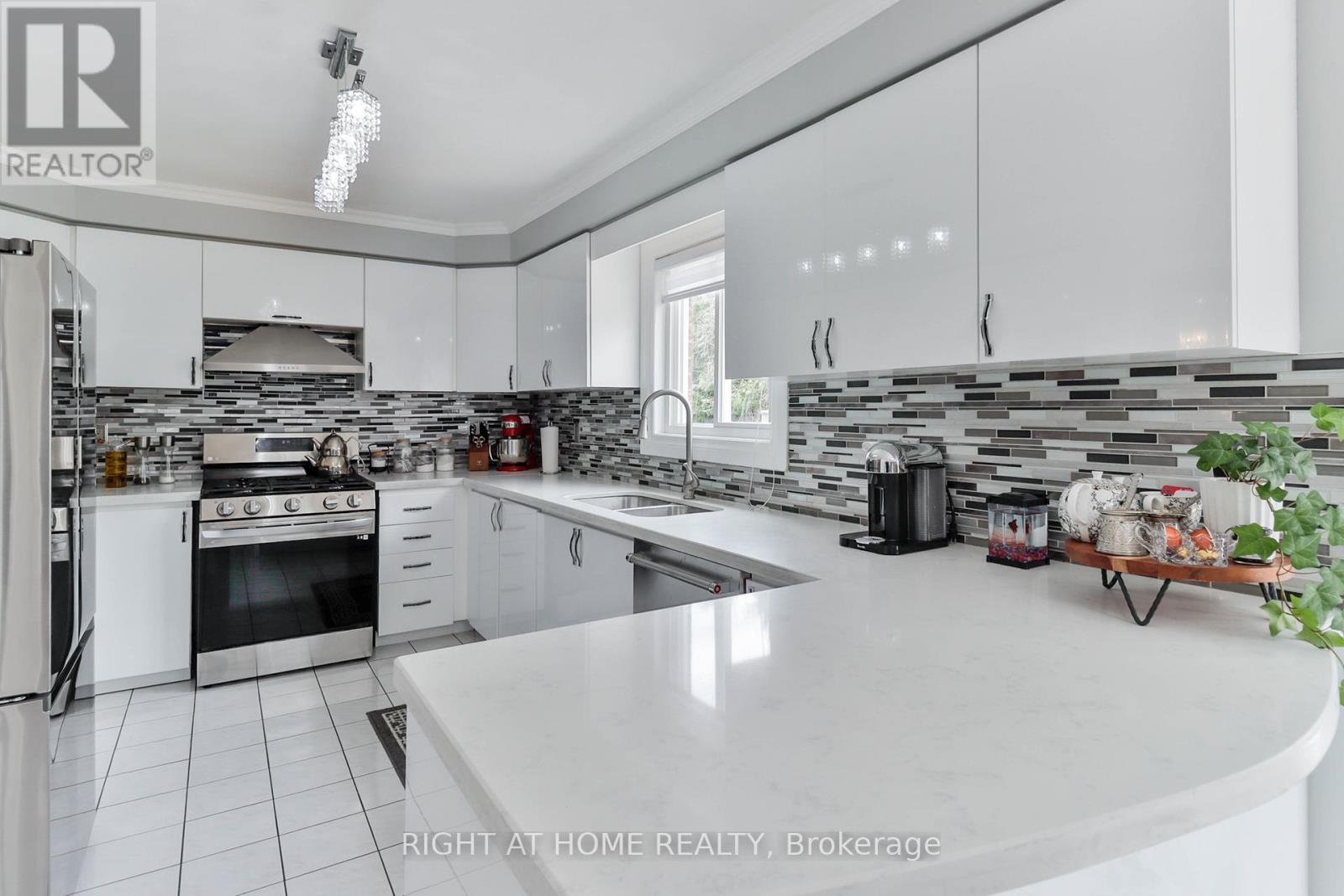 1856 Woodview Avenue, Pickering (Highbush), Ontario  L1V 1L4 - Photo 30 - E13112296