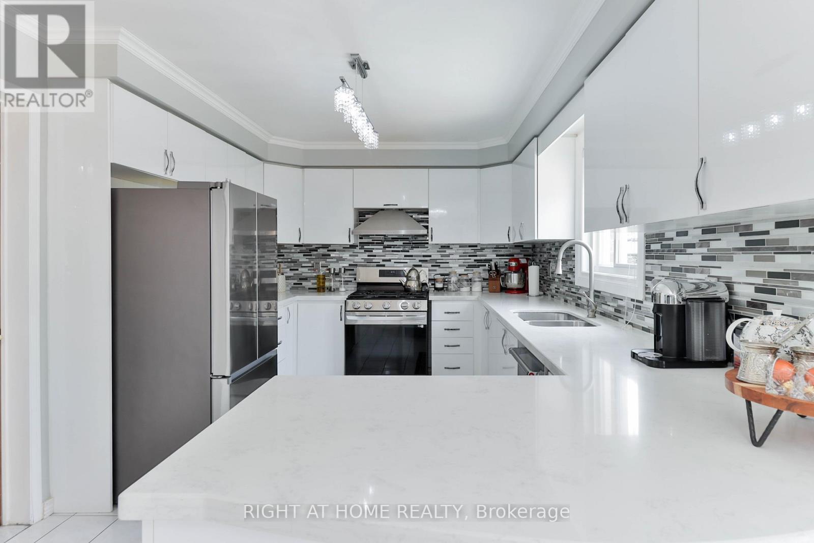 1856 Woodview Avenue, Pickering (Highbush), Ontario  L1V 1L4 - Photo 31 - E13112296