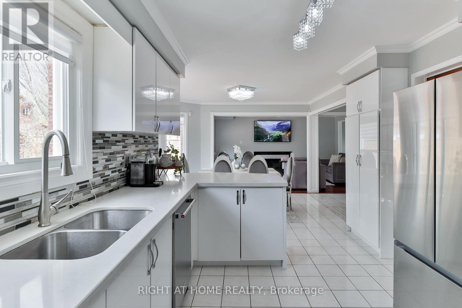 1856 Woodview Avenue, Pickering (Highbush), Ontario  L1V 1L4 - Photo 32 - E13112296