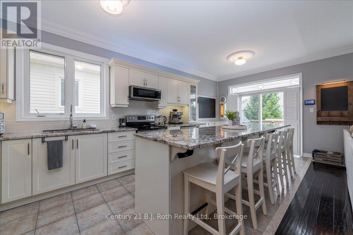40 Grand Poplar Lane, Wasaga Beach, Ontario  L9Z 0E2 - Photo 7 - S13095412