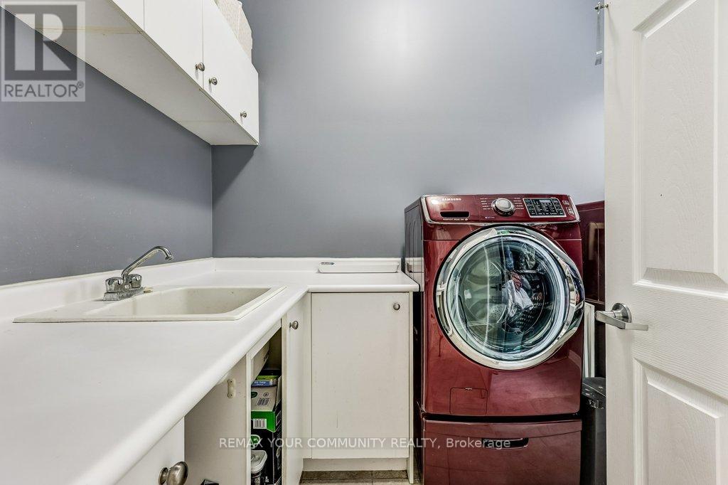 2 Laurelbank Crescent, Georgina, Ontario  L4P 4H6 - Photo 22 - N13112024