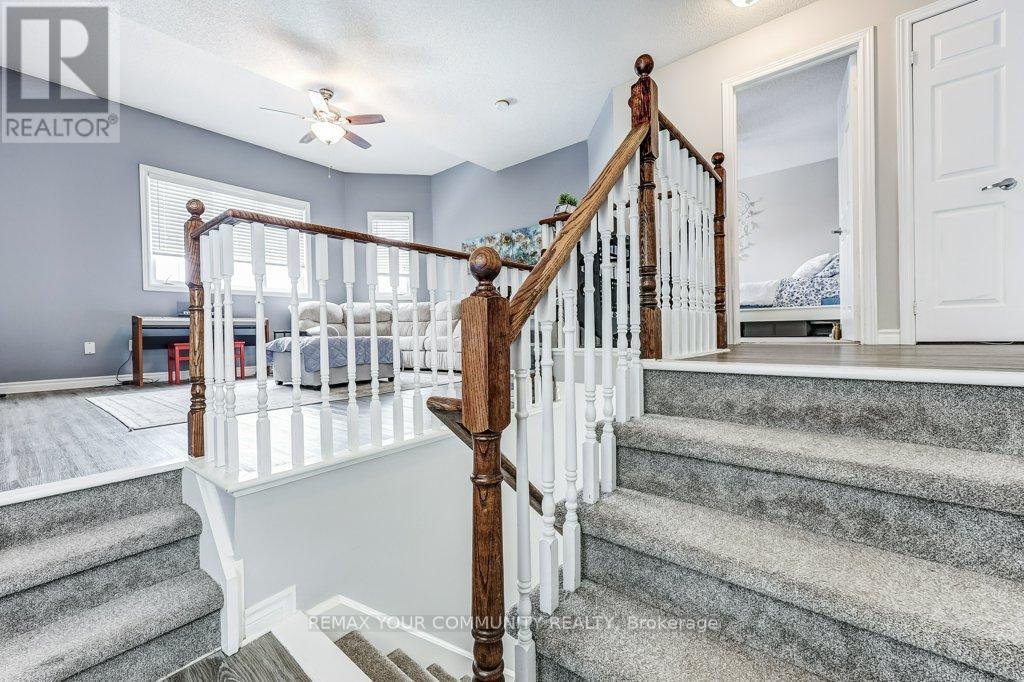 2 Laurelbank Crescent, Georgina, Ontario  L4P 4H6 - Photo 24 - N13112024
