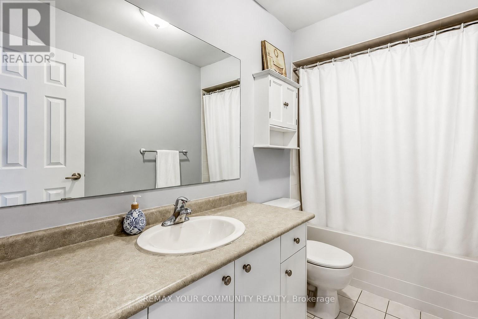 2 Laurelbank Crescent, Georgina, Ontario  L4P 4H6 - Photo 31 - N13112024