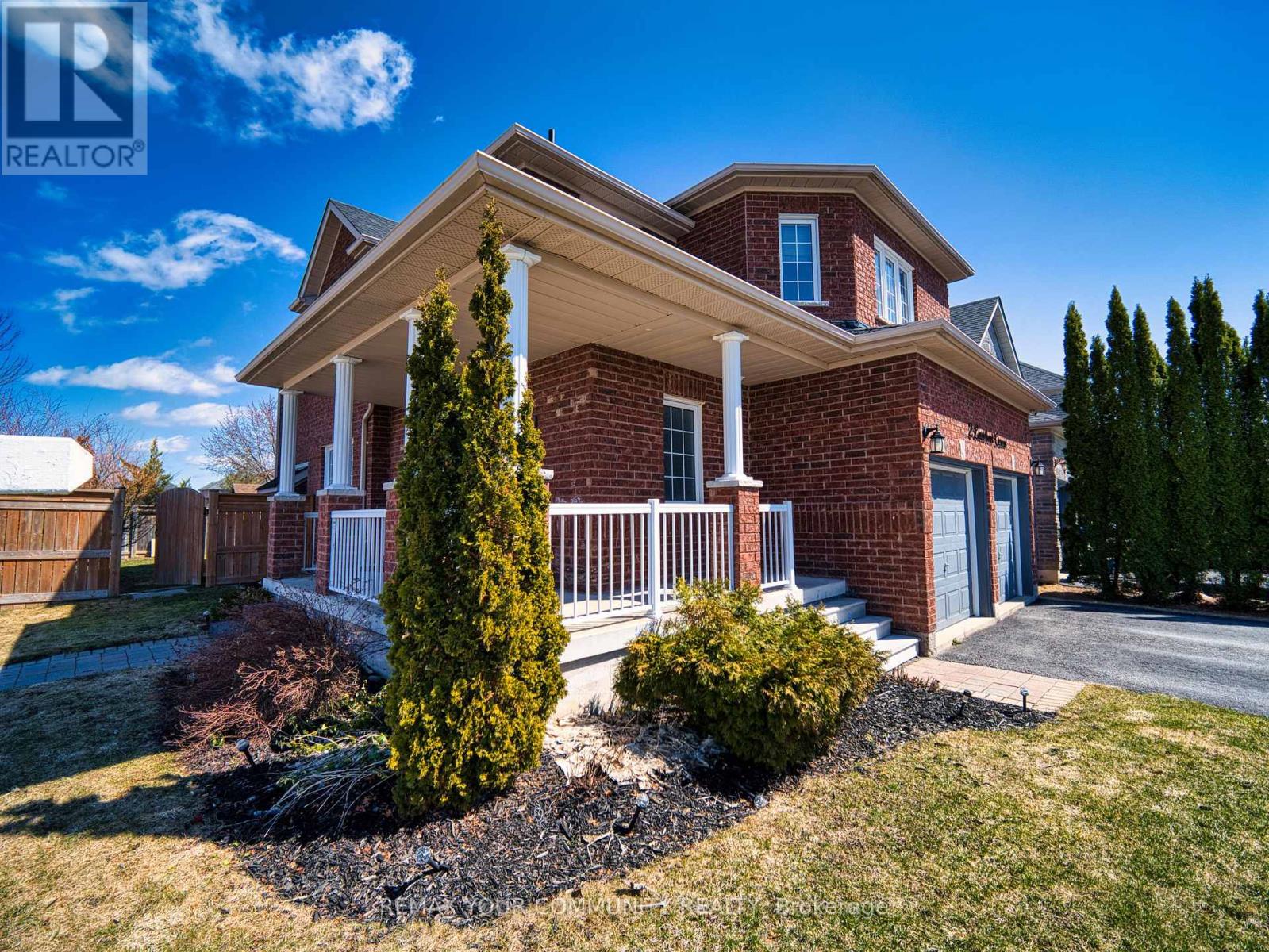 2 Laurelbank Crescent, Georgina, Ontario  L4P 4H6 - Photo 7 - N13112024
