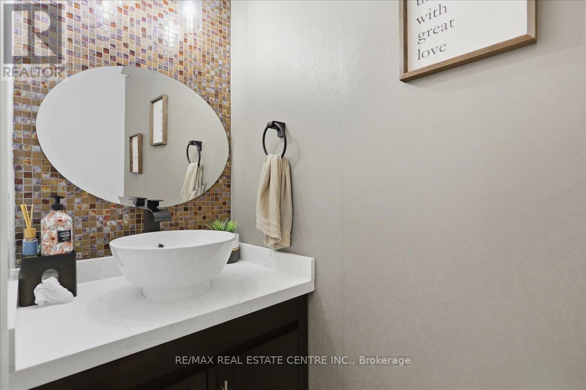 83 Limeridge Street, Aurora, Ontario  L4G 7X9 - Photo 5 - N13112078
