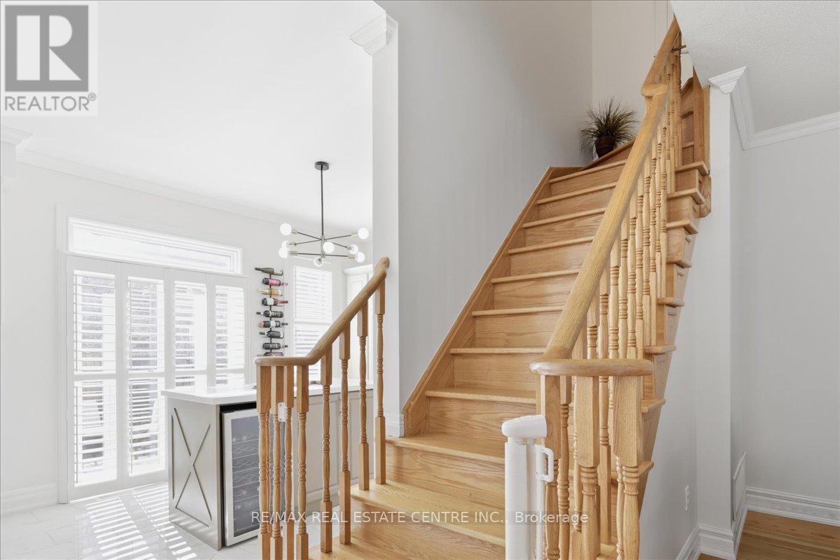 83 Limeridge Street, Aurora, Ontario  L4G 7X9 - Photo 6 - N13112078