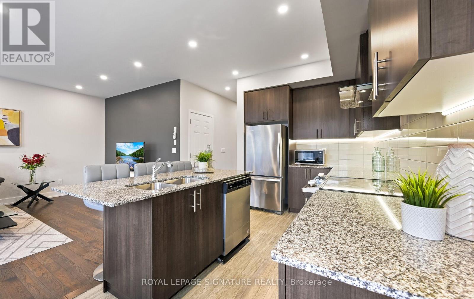 12 Avonmore Trail, Vaughan, Ontario  L6A 4Y4 - Photo 13 - N13112084