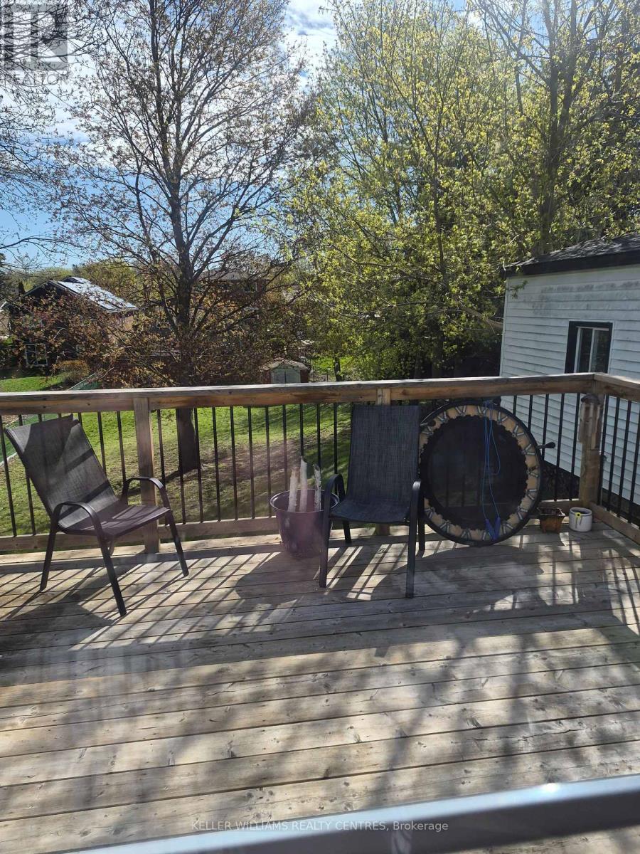 Upper - 185 Newton Street, Newmarket, Ontario  L3Y 3K6 - Photo 11 - N13112088