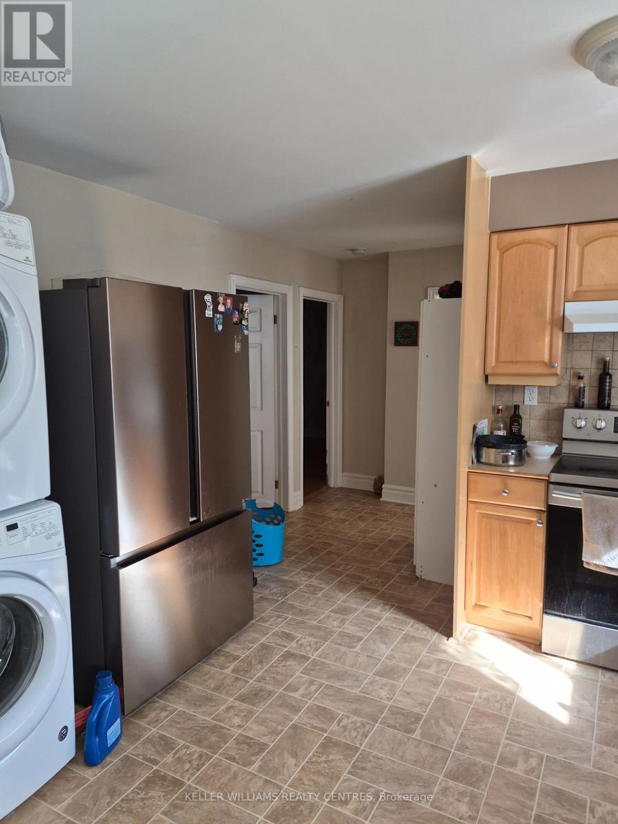 Upper - 185 Newton Street, Newmarket, Ontario  L3Y 3K6 - Photo 4 - N13112088