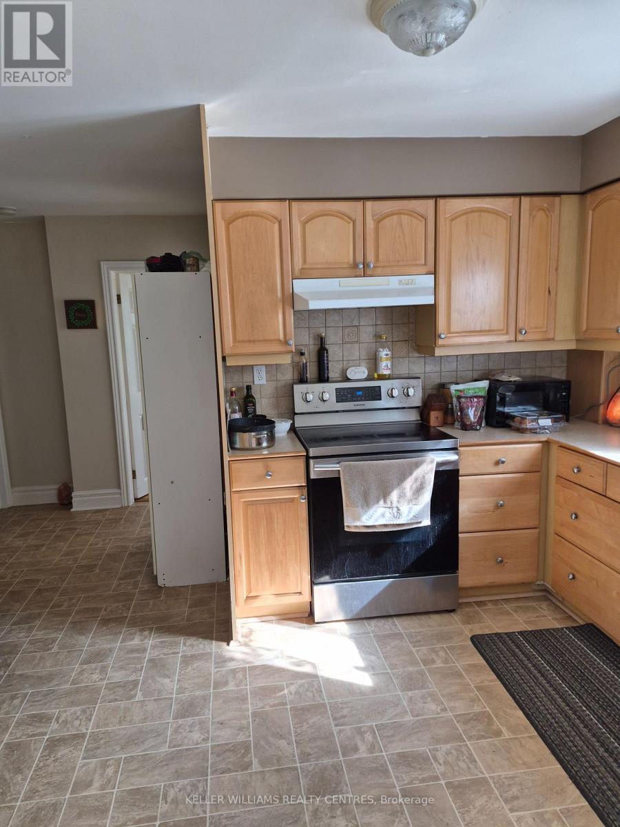 Upper - 185 Newton Street, Newmarket, Ontario  L3Y 3K6 - Photo 5 - N13112088