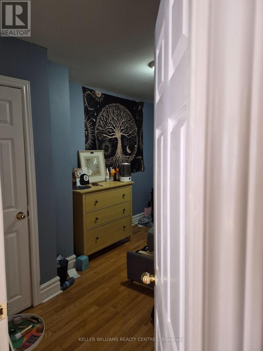 Upper - 185 Newton Street, Newmarket, Ontario  L3Y 3K6 - Photo 6 - N13112088