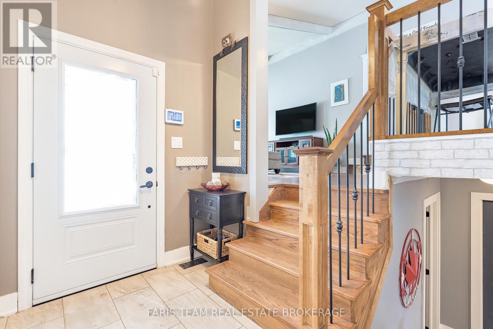 2263 25th Side Road, Innisfil, Ontario  L9S 2E5 - Photo 4 - N13112286