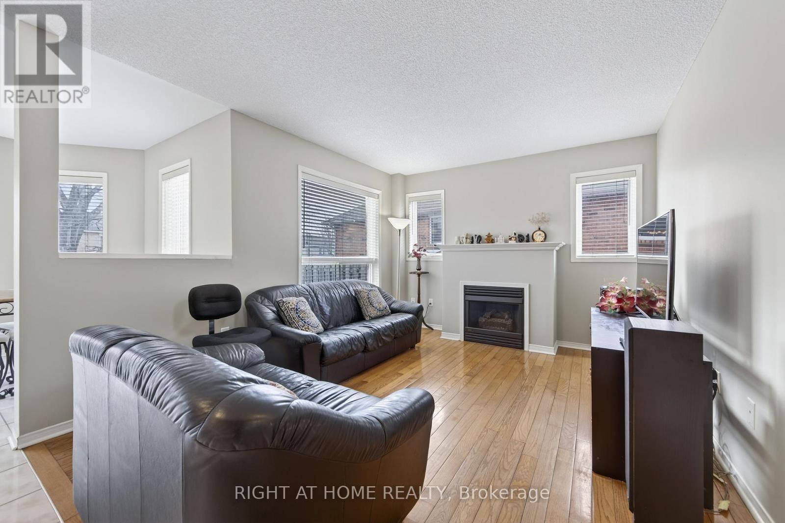 1338 Vincent Crescent, Innisfil, Ontario  L9S 1Z8 - Photo 11 - N13112326