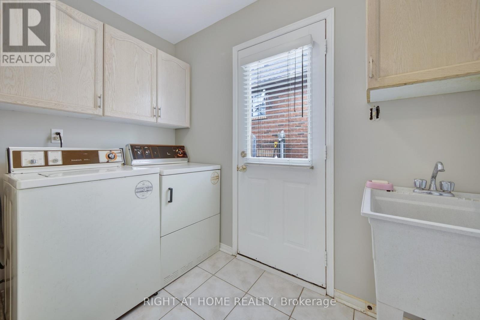 1338 Vincent Crescent, Innisfil, Ontario  L9S 1Z8 - Photo 16 - N13112326