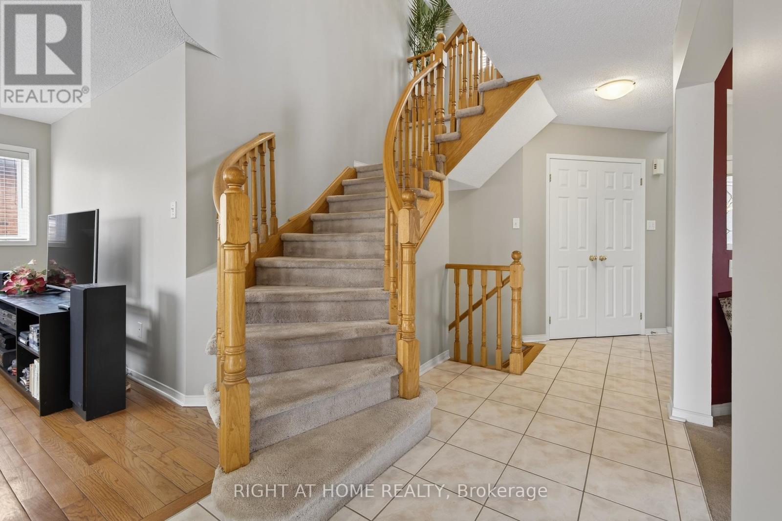 1338 Vincent Crescent, Innisfil, Ontario  L9S 1Z8 - Photo 17 - N13112326