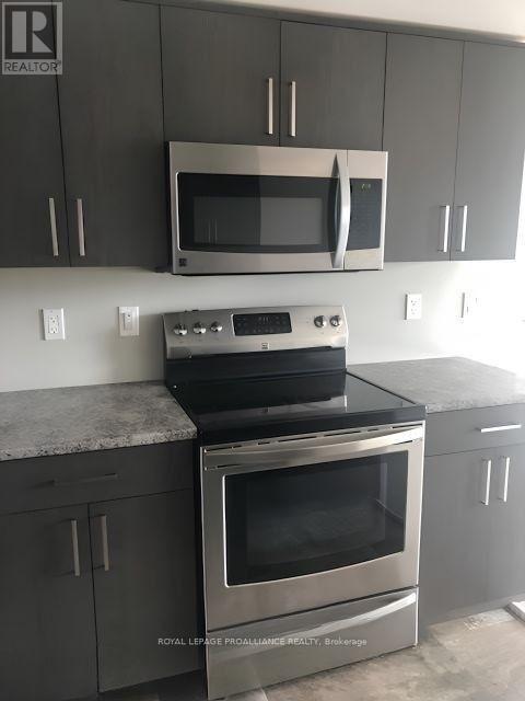 53 Ridgeway Place, Belleville, Ontario  K8P 5G3 - Photo 5 - X13112364