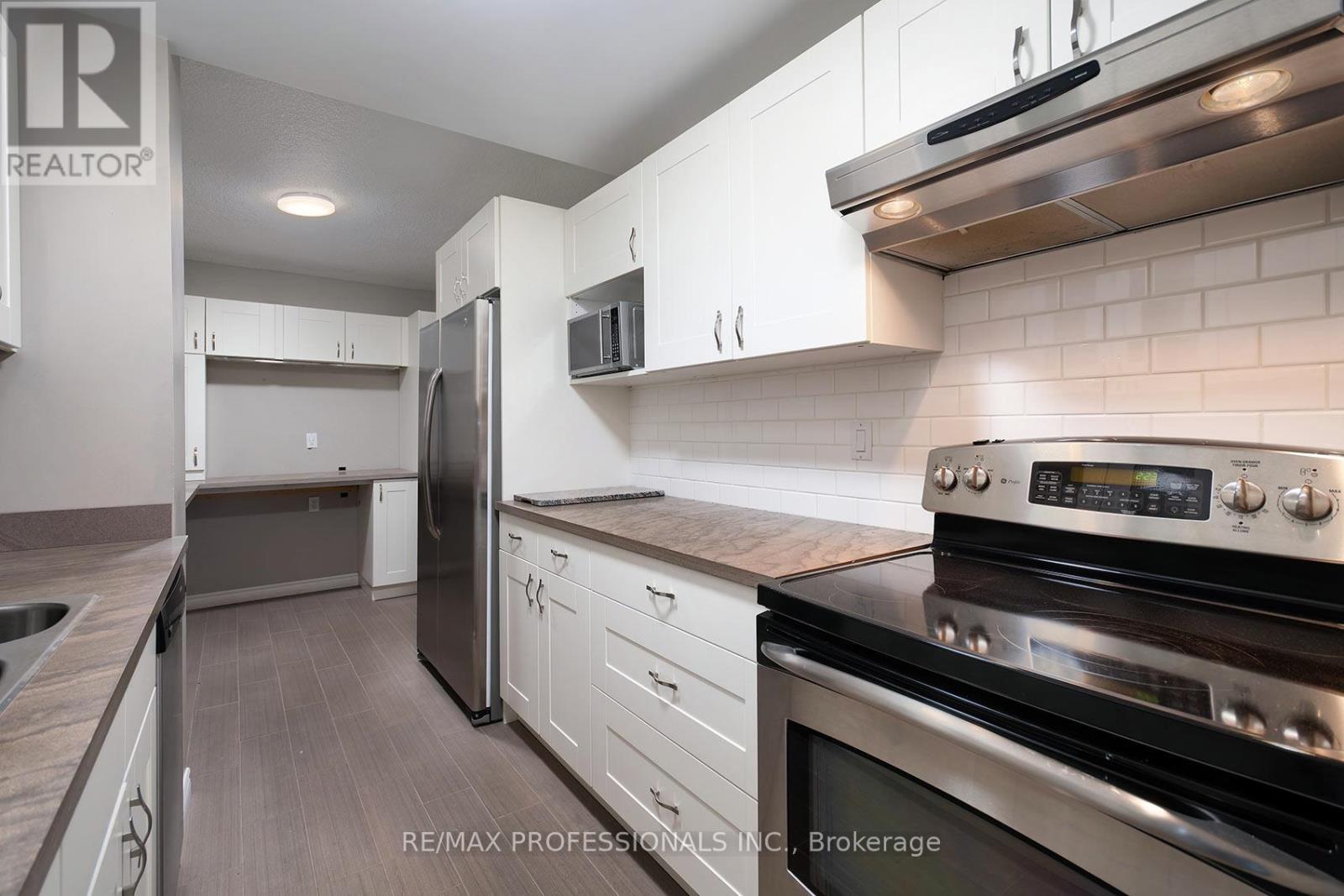 1504 - 812 Burnhamthorpe Road, Toronto, Ontario  M9C 4W1 - Photo 20 - W13111954