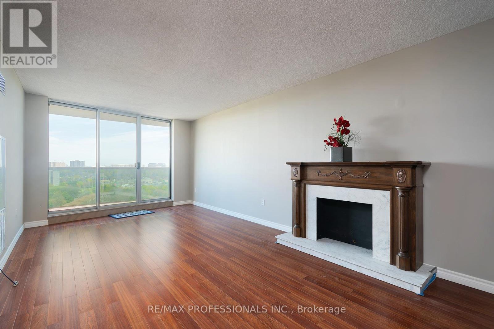 1504 - 812 Burnhamthorpe Road, Toronto, Ontario  M9C 4W1 - Photo 5 - W13111954
