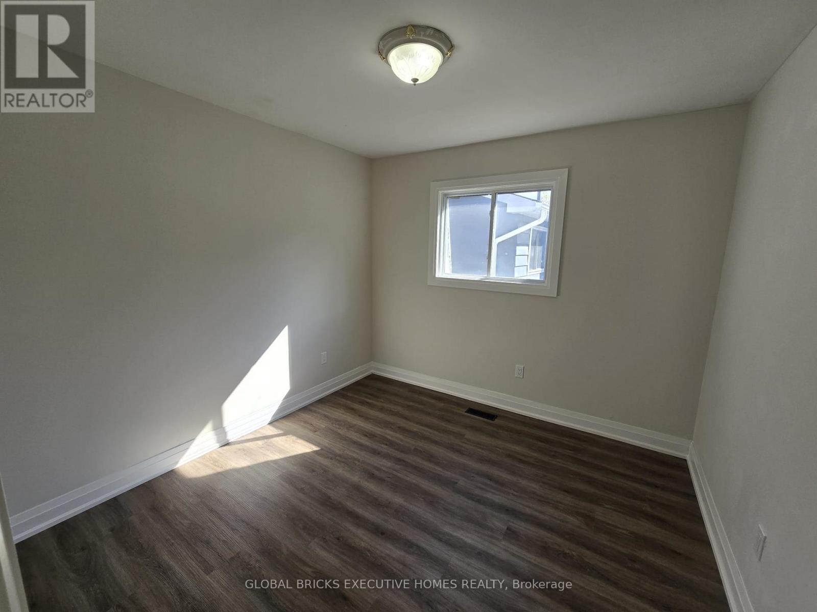 Main - 3285 Lansdown Drive, Burlington, Ontario  L7M 1S4 - Photo 17 - W13111994