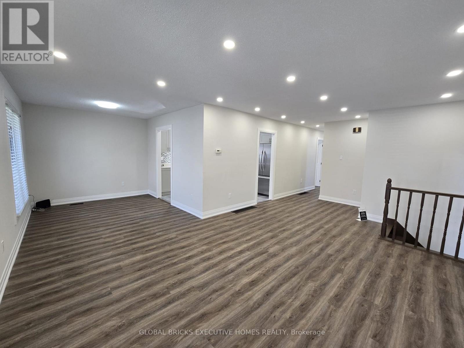 Main - 3285 Lansdown Drive, Burlington, Ontario  L7M 1S4 - Photo 4 - W13111994